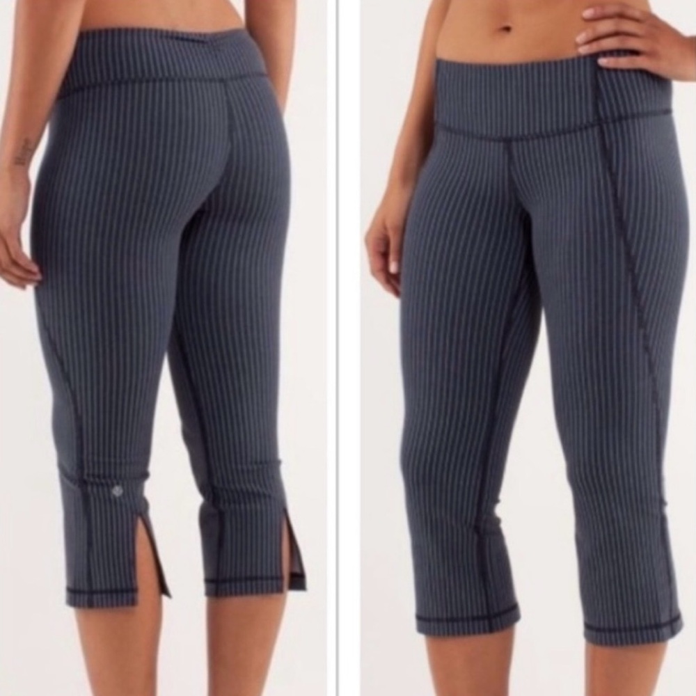Lululemon Blue Pinstripe Gather & Crow Yoga Leggings 6